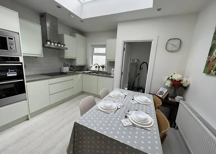 The Trinity College Townhouse Apartment *